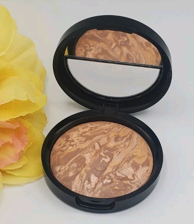 Laura Geller Baked Balance-n-Glow Illuminating Foundation Tan 0.28 oz New