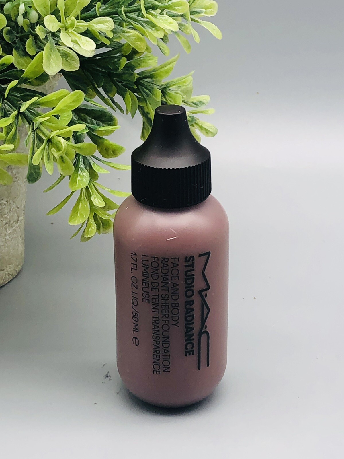 MAC Studio Radiance Face And Body Radiant Sheer Foundation SHADE RUBBED 1.7 oz