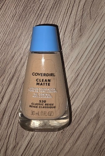 CoverGirl Clean Oil Control # 530 Classic Beige SEALED