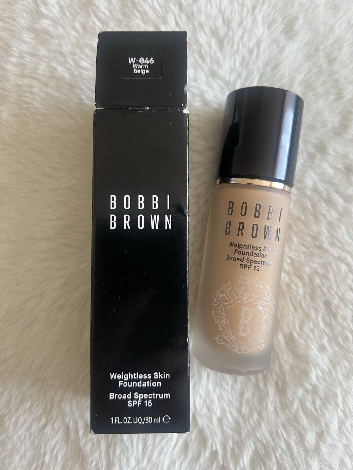 Bobbi Brown Weightless Skin Foundation SPF 15 W-046 Warm Beige