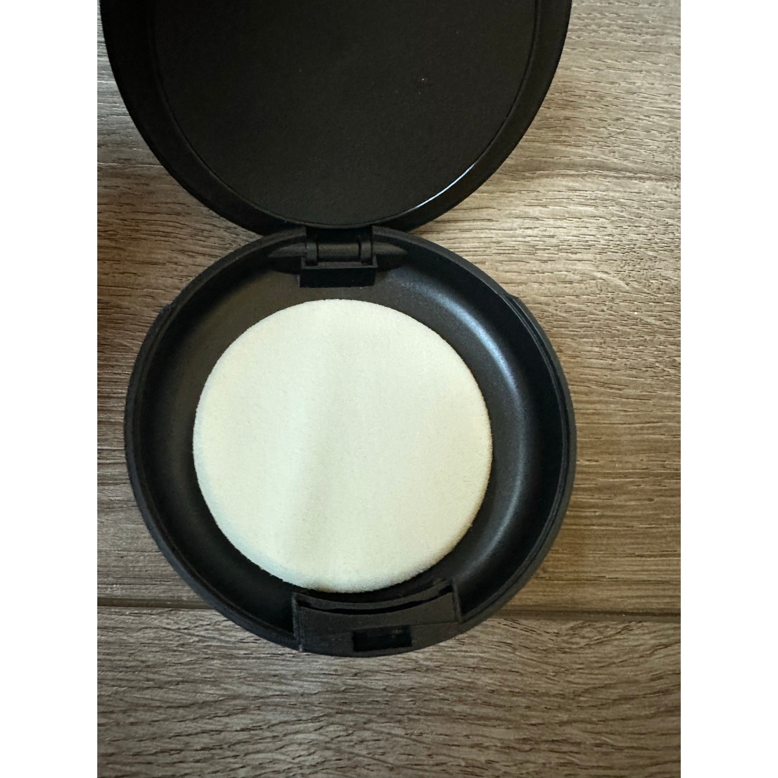 MAC Studio Tech Foundation NW45 – Discontinued