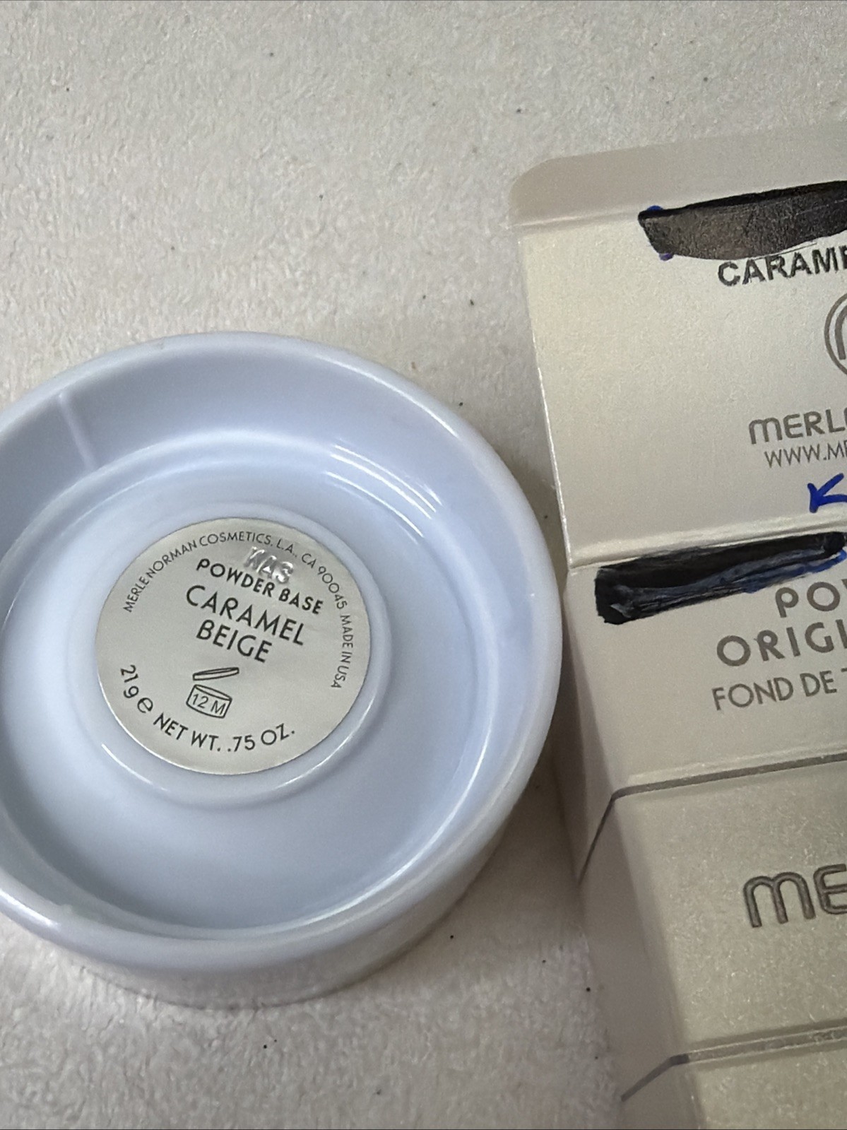 READ DESCRIPTION Merle Norman Powder Base CARAMEL BEIGE FRESH