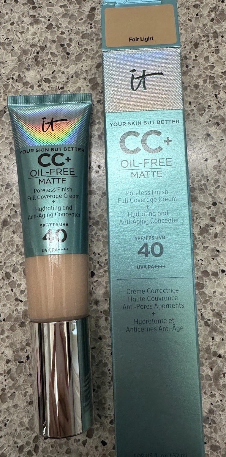 IT Cosmetics CC+ Oil-Free Matte FAIR LIGHT Pore Cream + Concealer SPF40 1oz/32mL