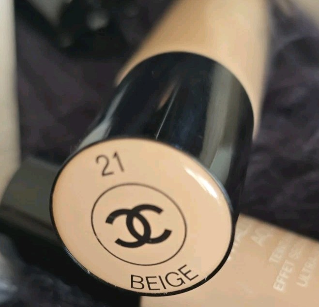 chanel vitalumiere aqua# 21 Beige