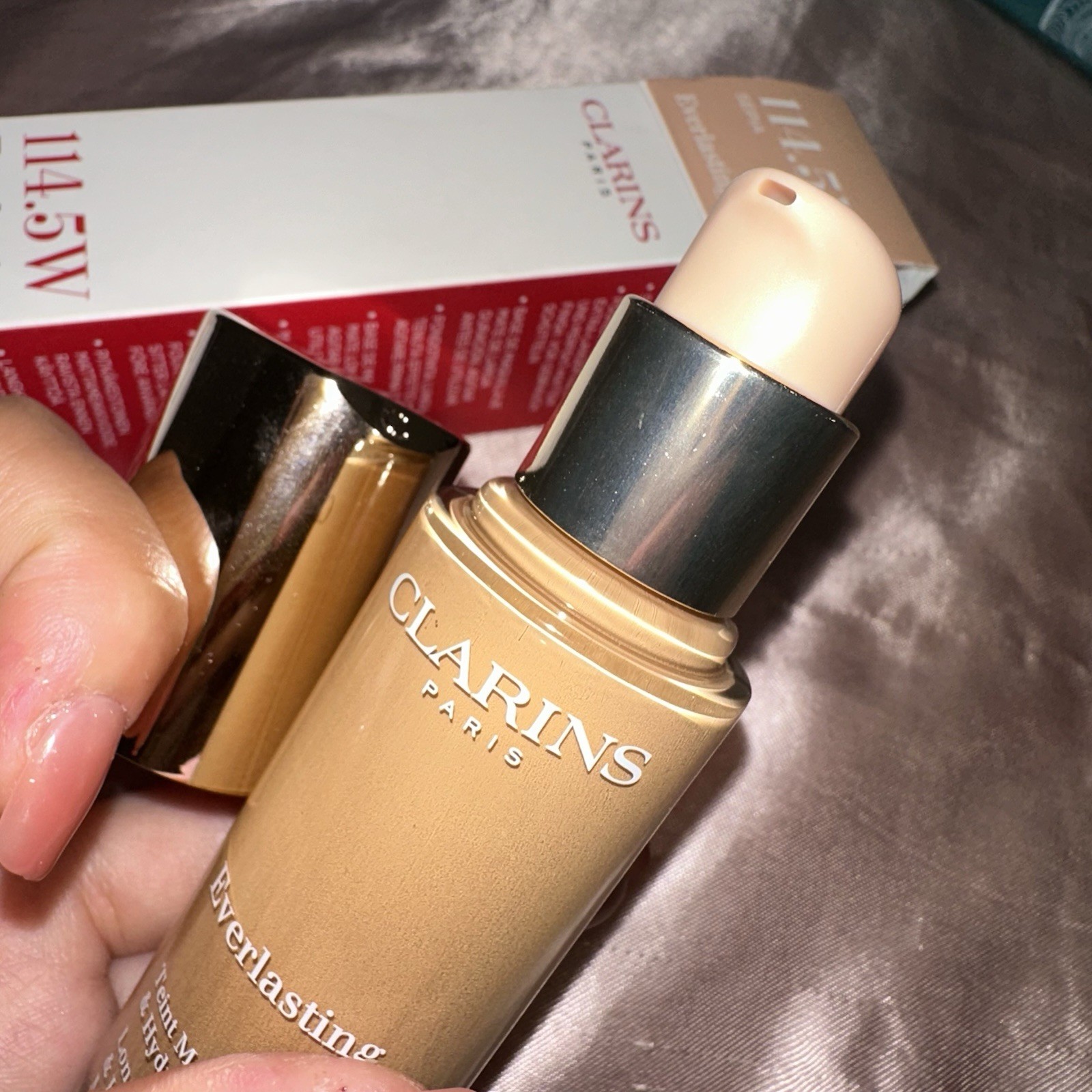 NIB CLARINS 1oz Everlasting Long-Wearing & Hydrating Matte Foundation 114.5W