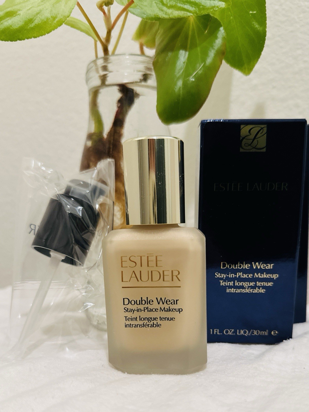 Estee Lauder Double Wear Stay-in-Place Longwear Matte Foundation In 1W2 New 1Oz