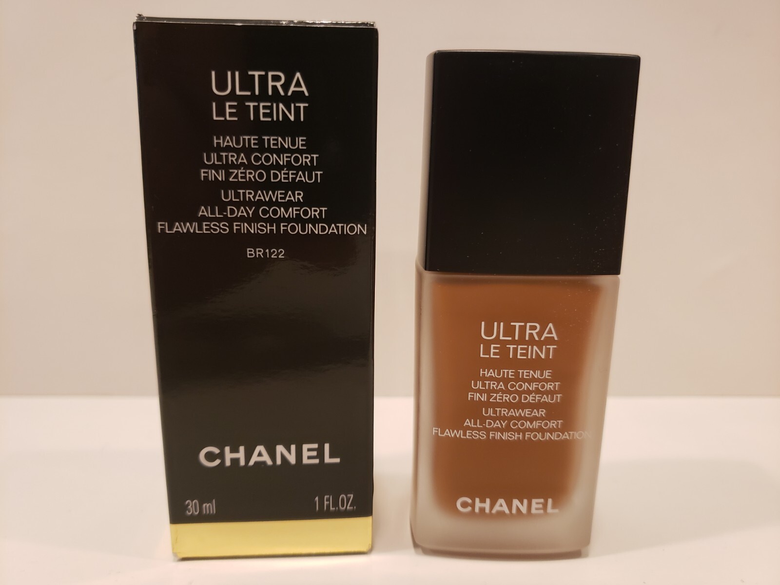 Chanel Ultra Le Teint Ultrawear All Day Comfort Flawless Liquid Foundation BR122