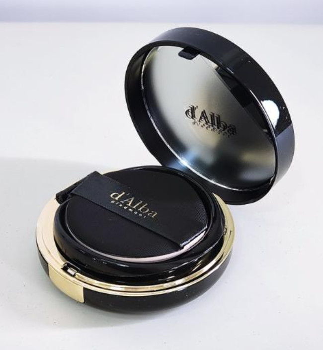 d’Alba Glow Fit Serum Cover Cushion 15g SPF50+ PA++++ K-Beauty