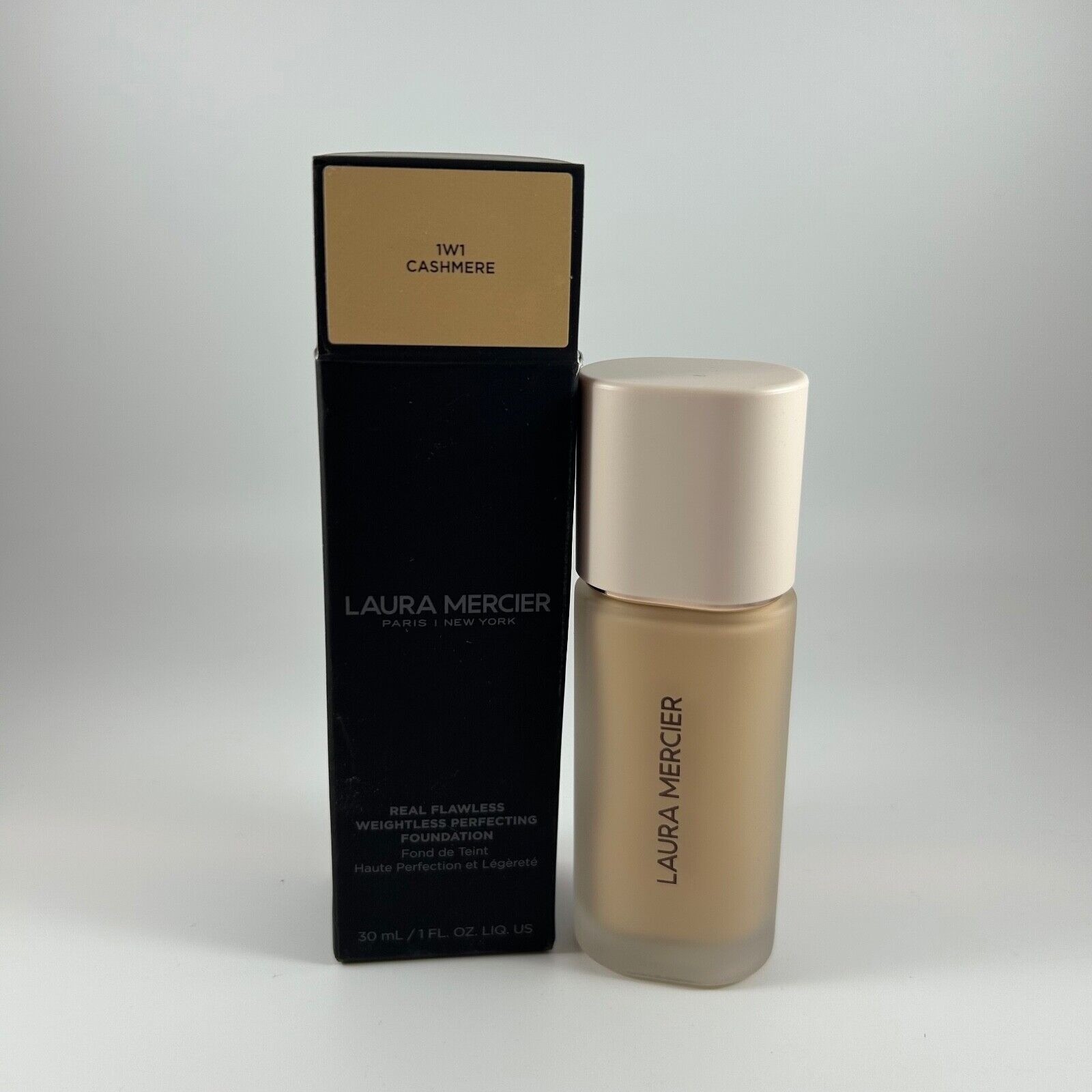 Laura Mercier Real Flawless Weightless Perfecting Foundation – 1W1 Cashmere