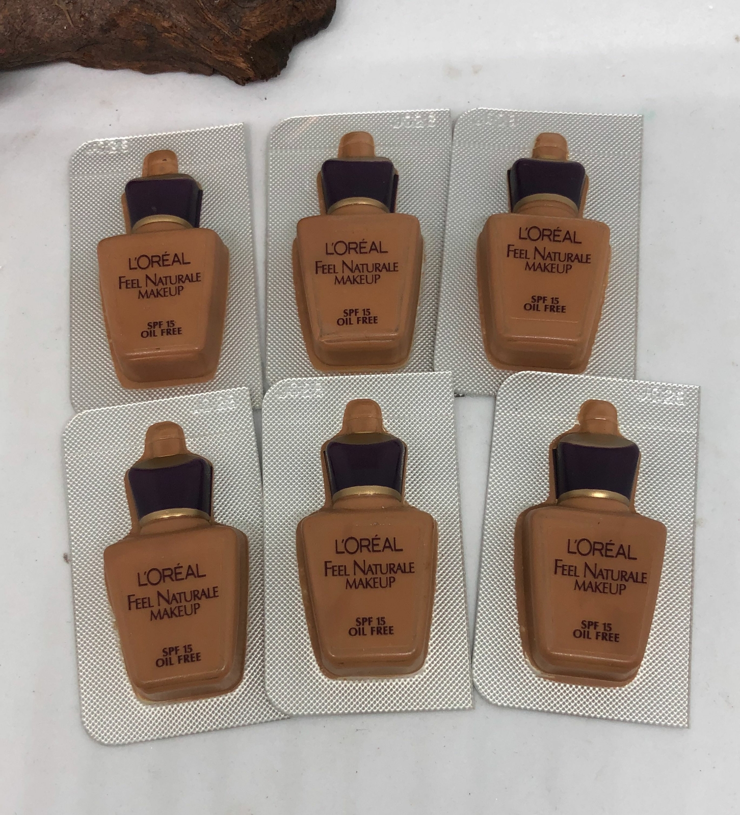 6x L’Oreal Feel Naturale Light Softening Makeup Foundation-Caramel Beige = .6 oz