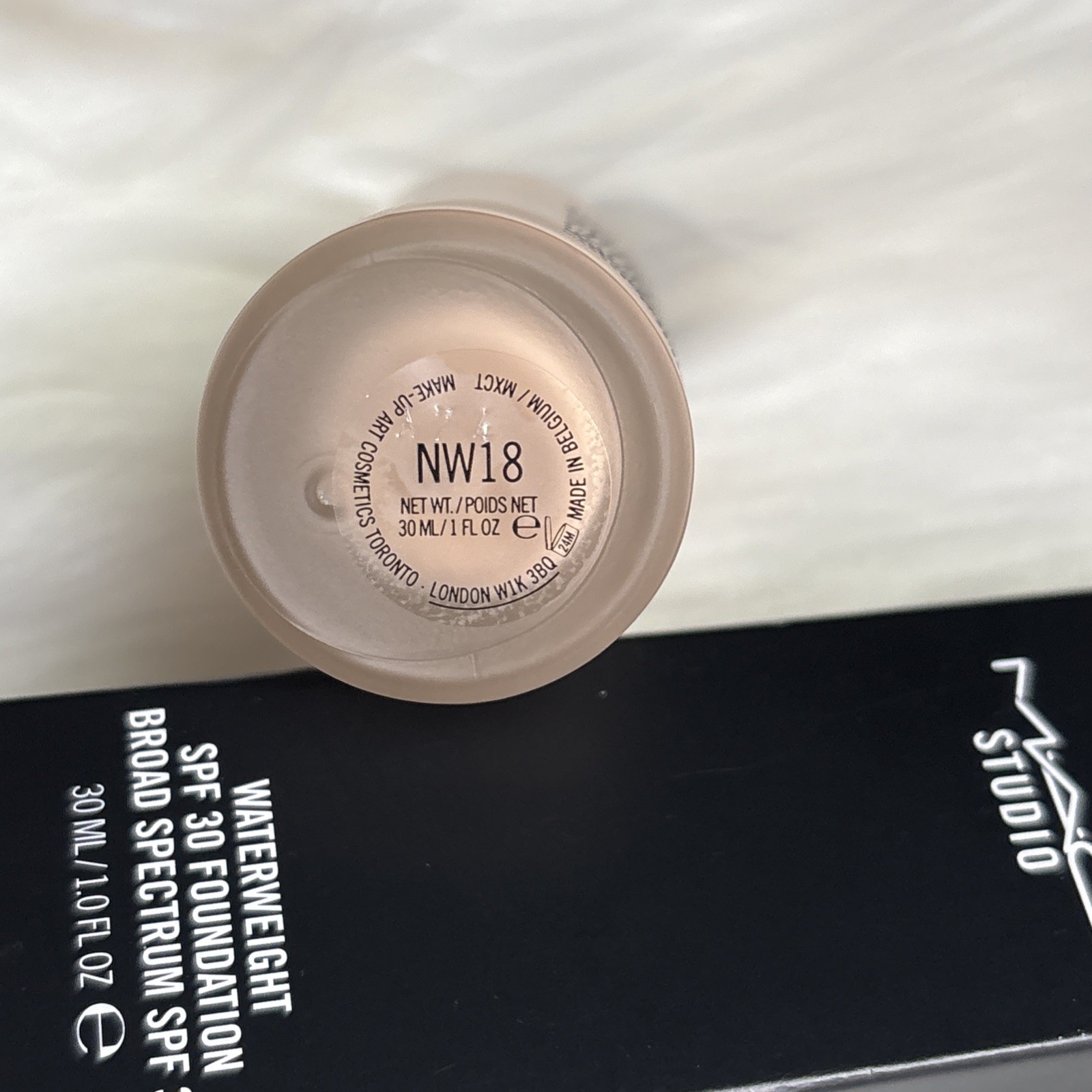 MAC Studio Waterweight Foundation SPF30 Shade NW18 ~ Full Size 30ml/1oz NIB