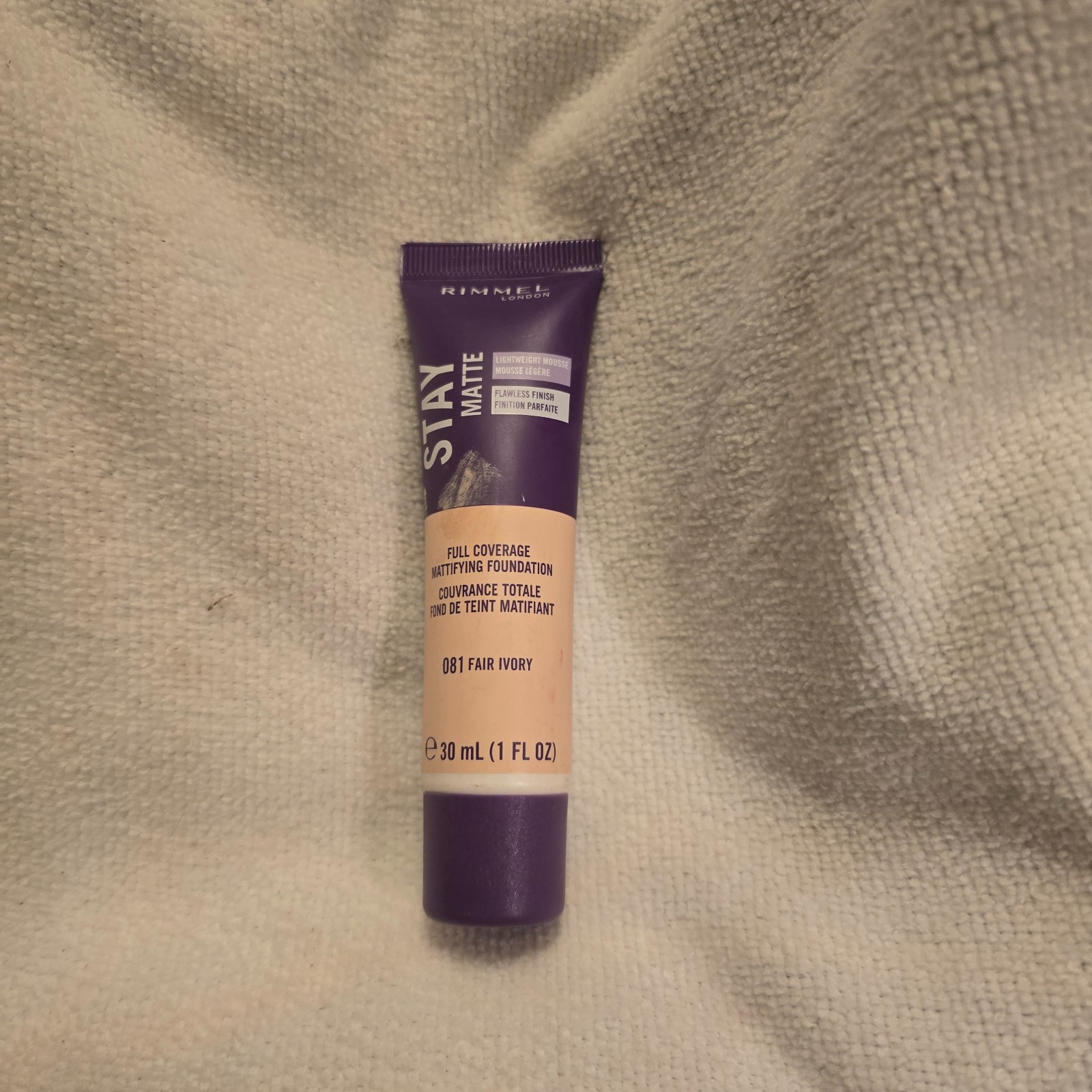 Rimmel Full Coverage foundation color 081-Fair Ivory