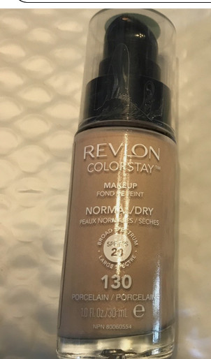 Revlon Colorstay 24HR Foundation Normal/Dry 130 PORCELAIN SPF20 unsealed NWOB