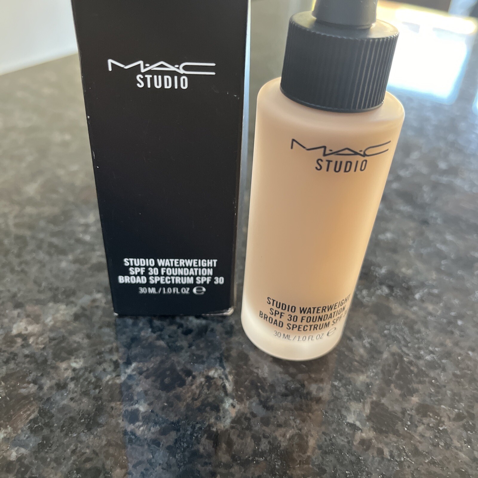 MAC STUDIO WAYERWEIGHT FOUNDATION NC42 – New