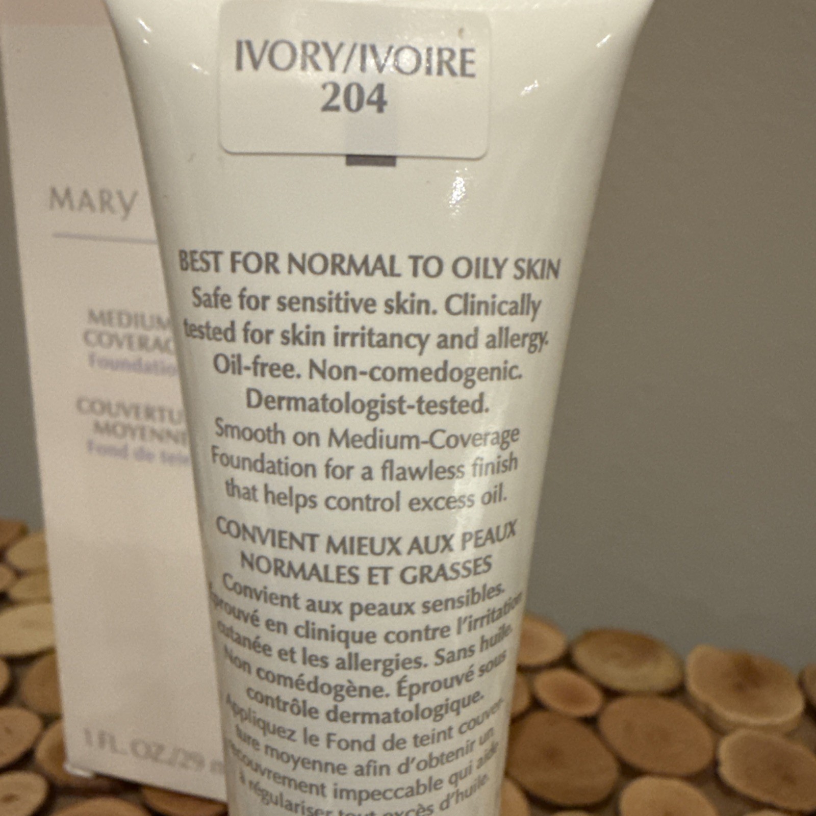 Mary Kay Medium Coverage Foundation Ivory 204 Gray Cap NIB #355300