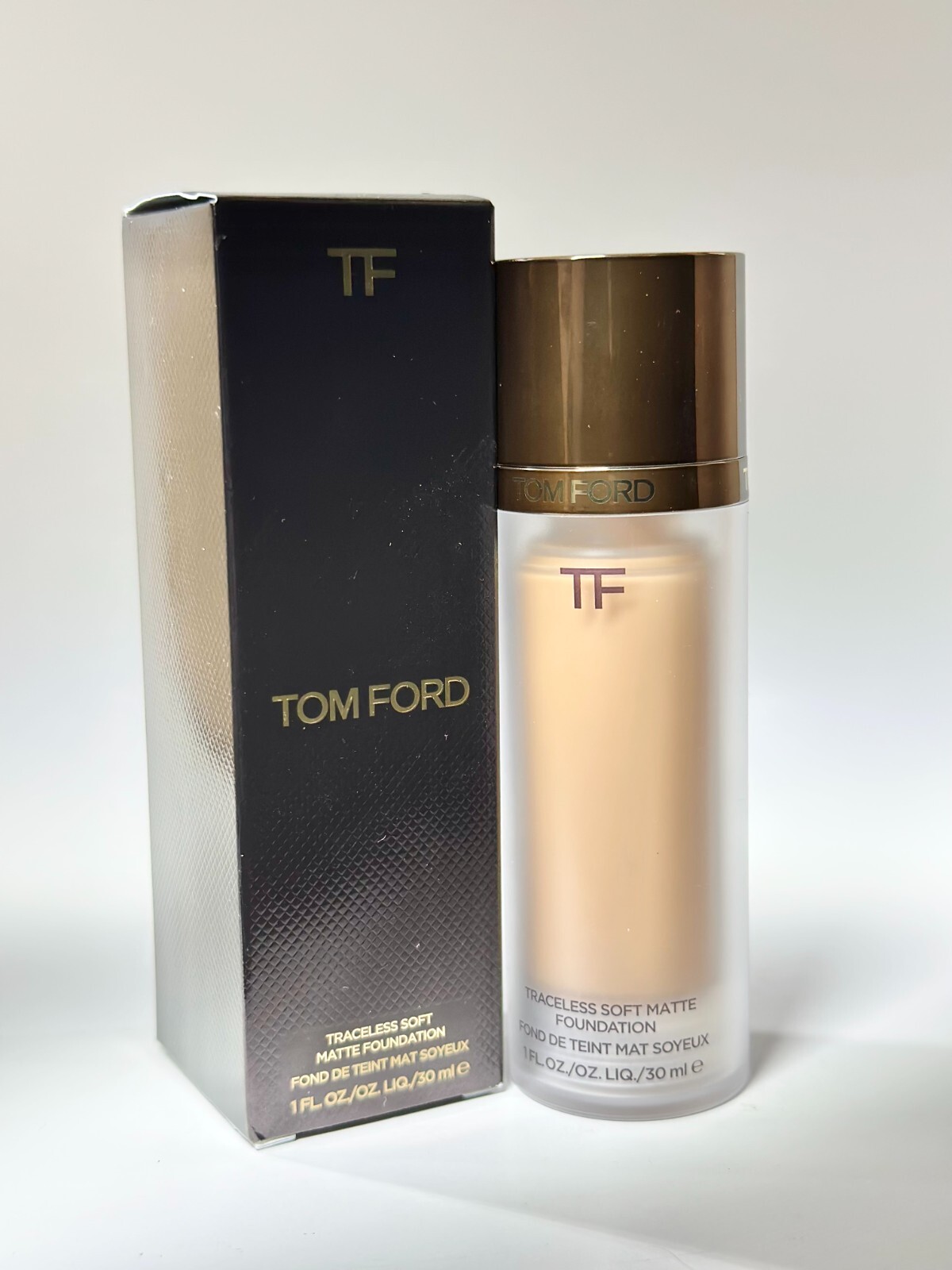 Tom Ford Shade And Illuminate Soft Radiance Foundation (7.2 Sepia)