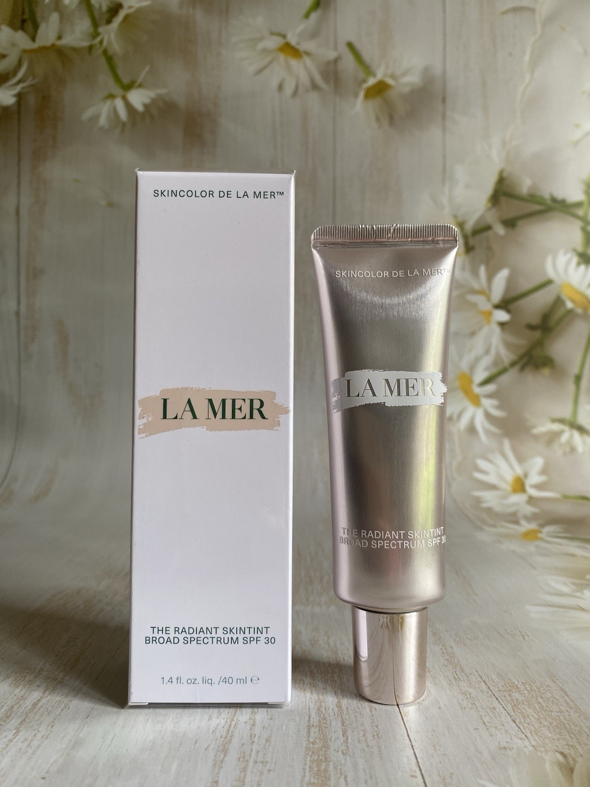 La Mer The Radiant SkinTint Broad Spectrum SPF30, Fair 02, 40ml New Sealed Box