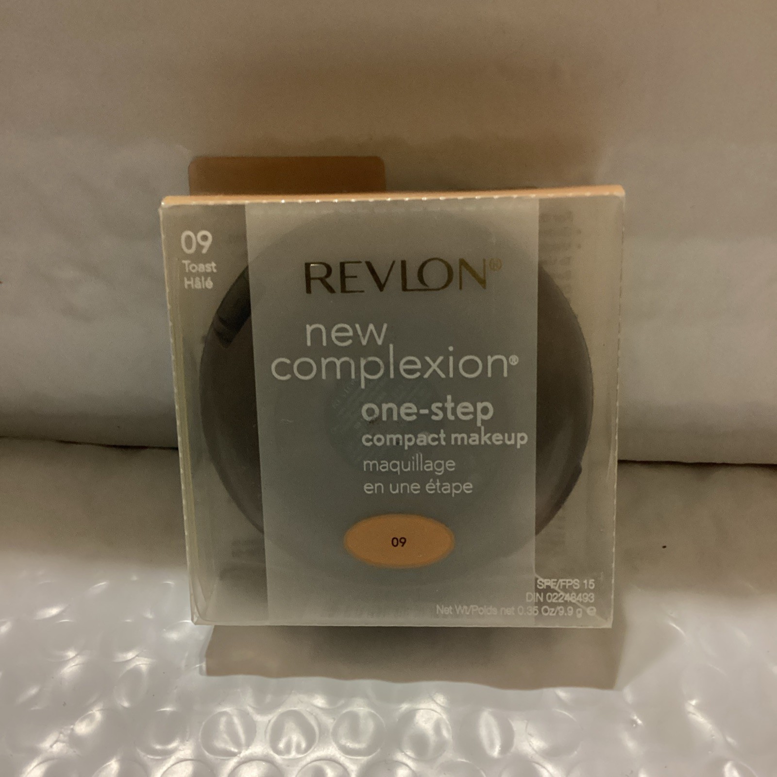 Revlon New Complexion one step compact make up #09 Toast
