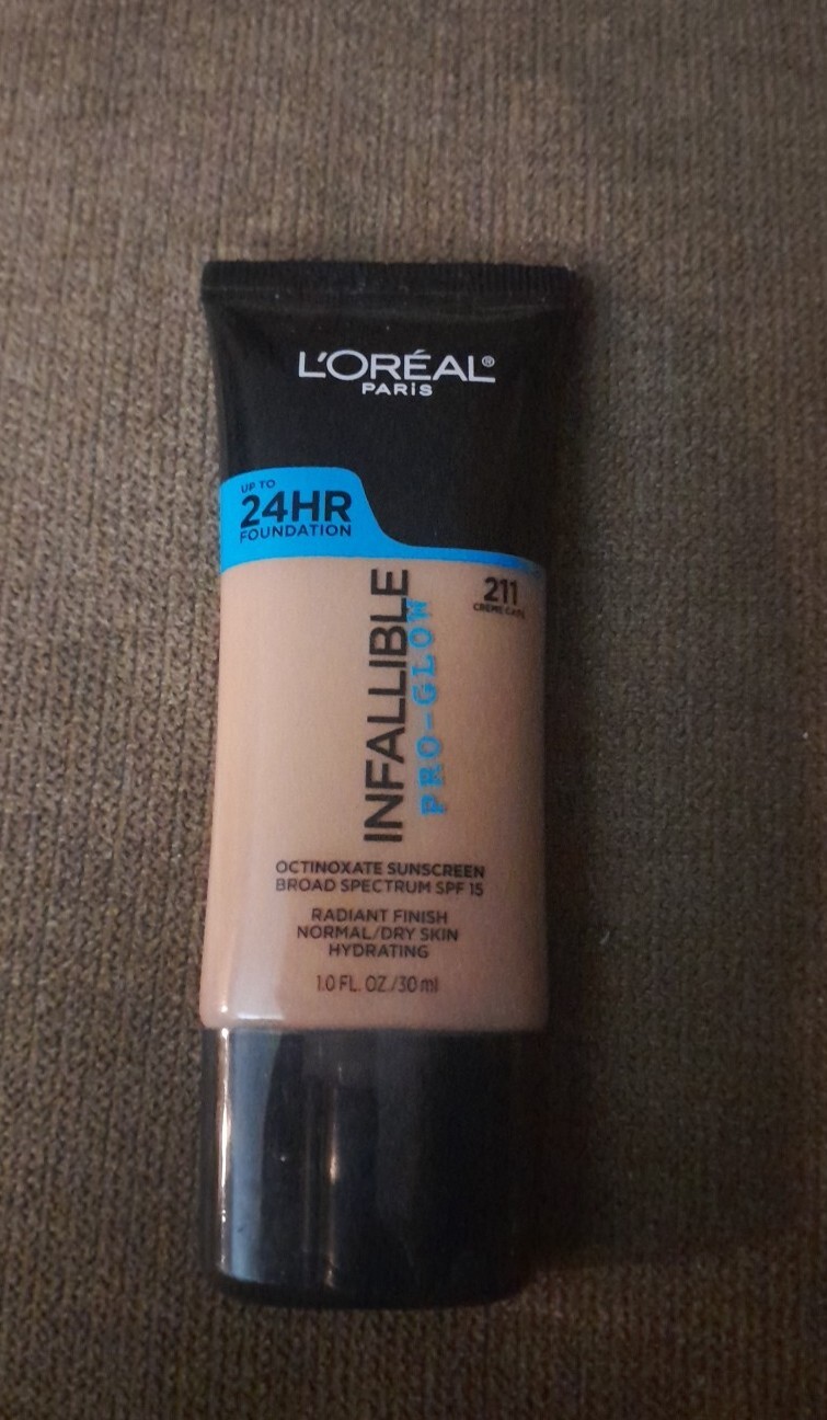 L’Oreal Paris Infallible Pro-Glow Foundation, 211 Creme Cafe, 1oz. EXP. 3/21