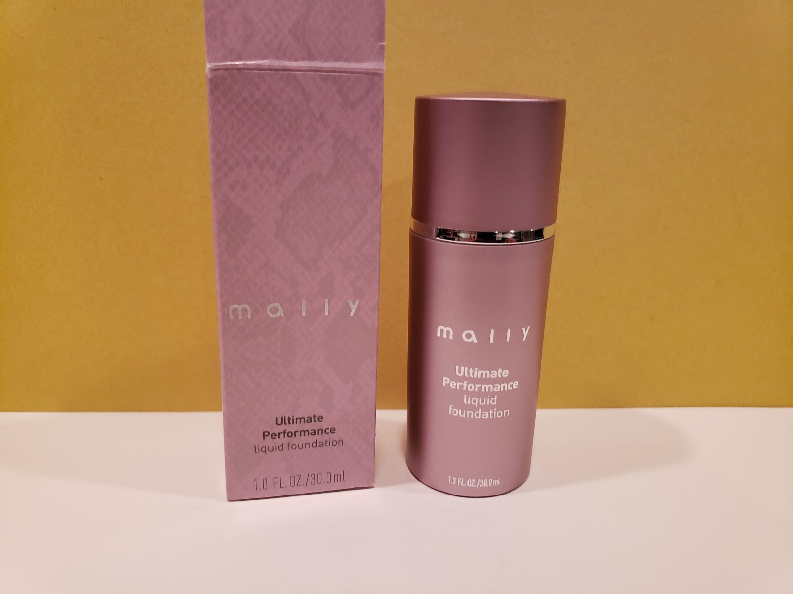 Mally Beauty ~ Ultimate Performance Liquid Foundation ~ Medium ~ NIB