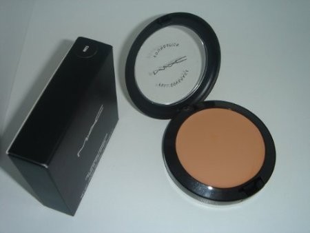 MAC Pro Full Coverage Foundation NW25 – NIB