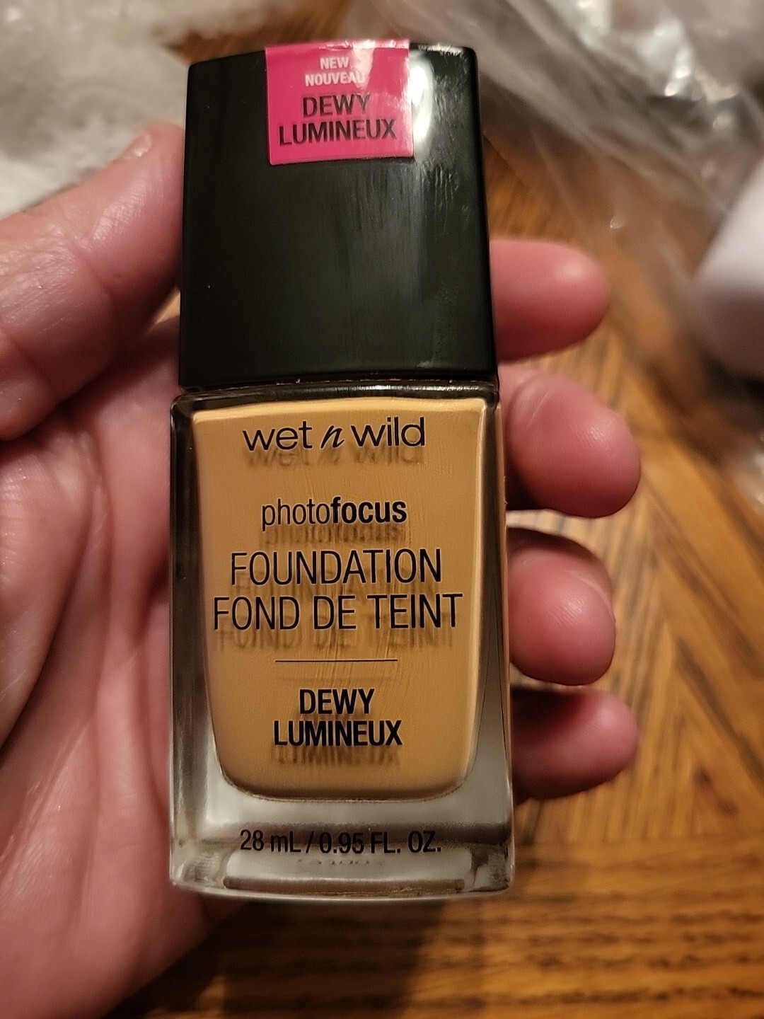 1 Wet n wild PHOTOFOCUS Dewy Foundation, Desert Beige 0.95 FL Oz 1111528