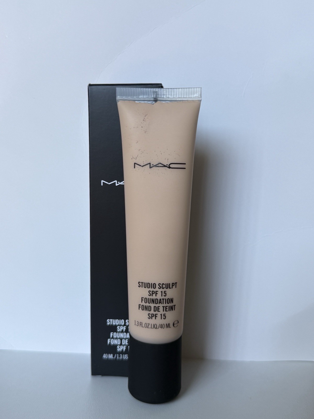 MAC Studio Sculpt Foundation SPF 15 NC15 1.3oz New with Box