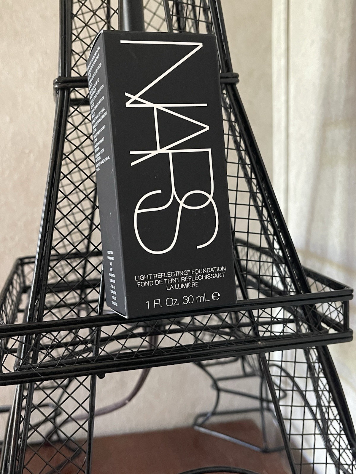 Nars Light Reflecting Foundation LANAI Medium 2.25 – Size 30mL / 1 fl oz