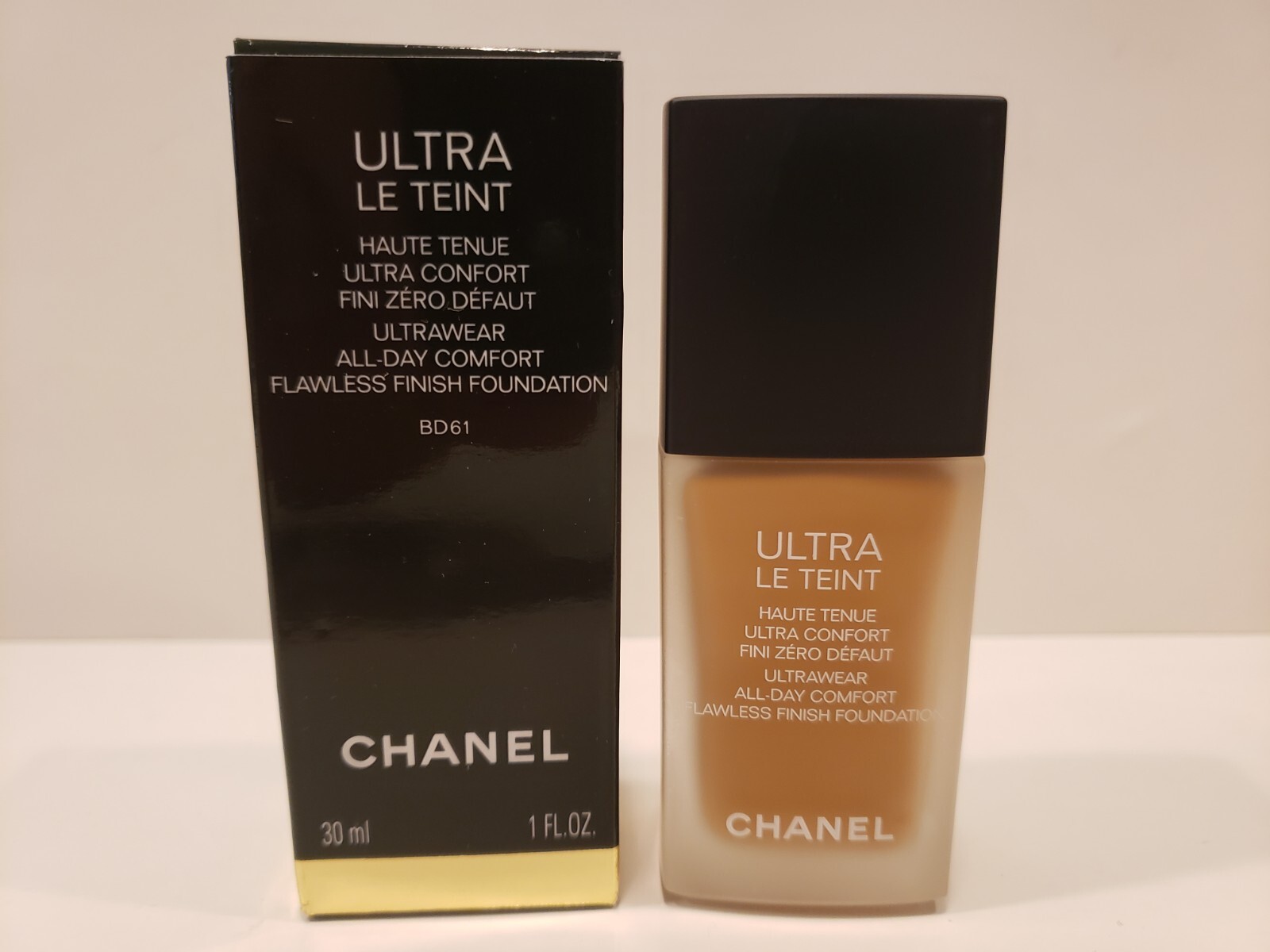 Chanel Ultra Le Teint Ultrawear All Day Comfort Flawless Liquid Foundation BD61