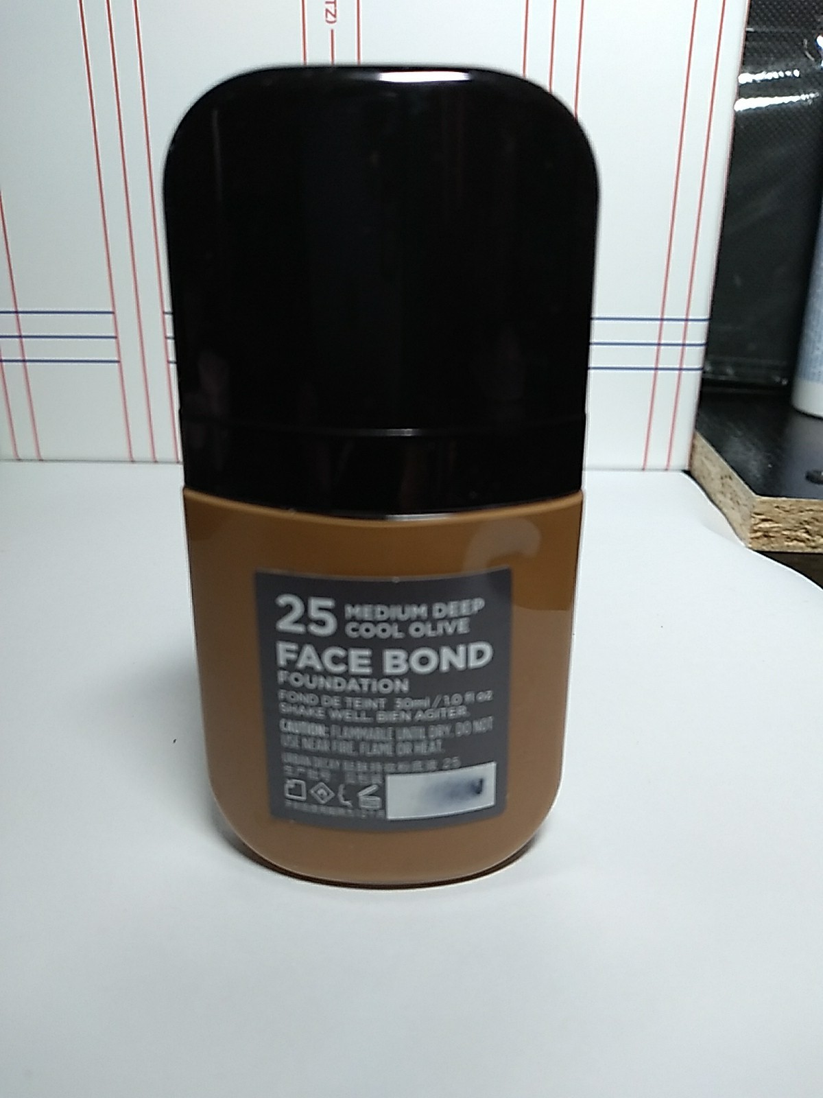 URBAN DECAY ~ FACE BOND WATERPROOF FOUNDATION, 1 FL OZ NWOB #25 MEDIUM DEEP