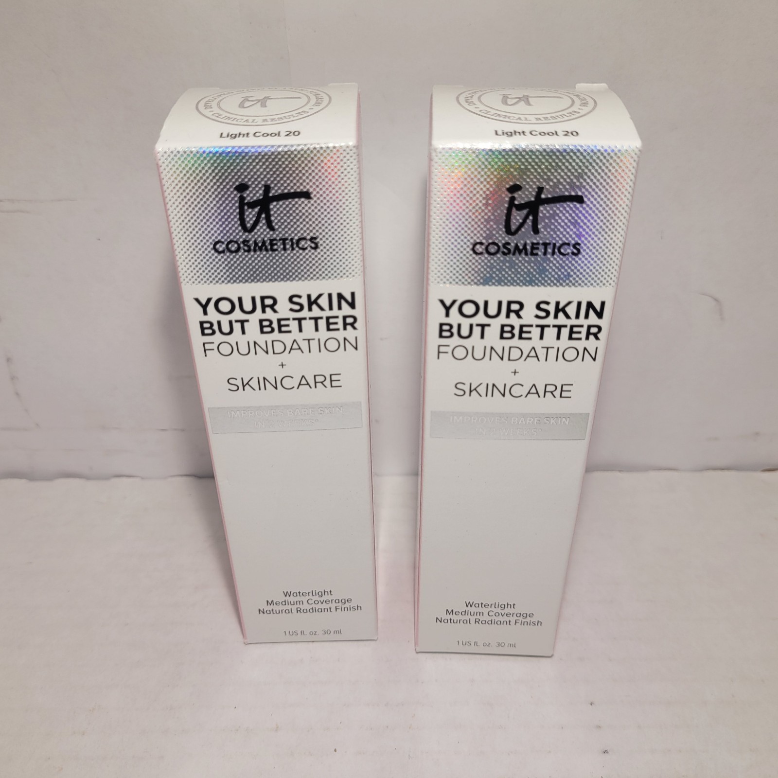 2 it Cosmetics Foundation + Skincare (Light Cool 20) Natural Radiant Finish