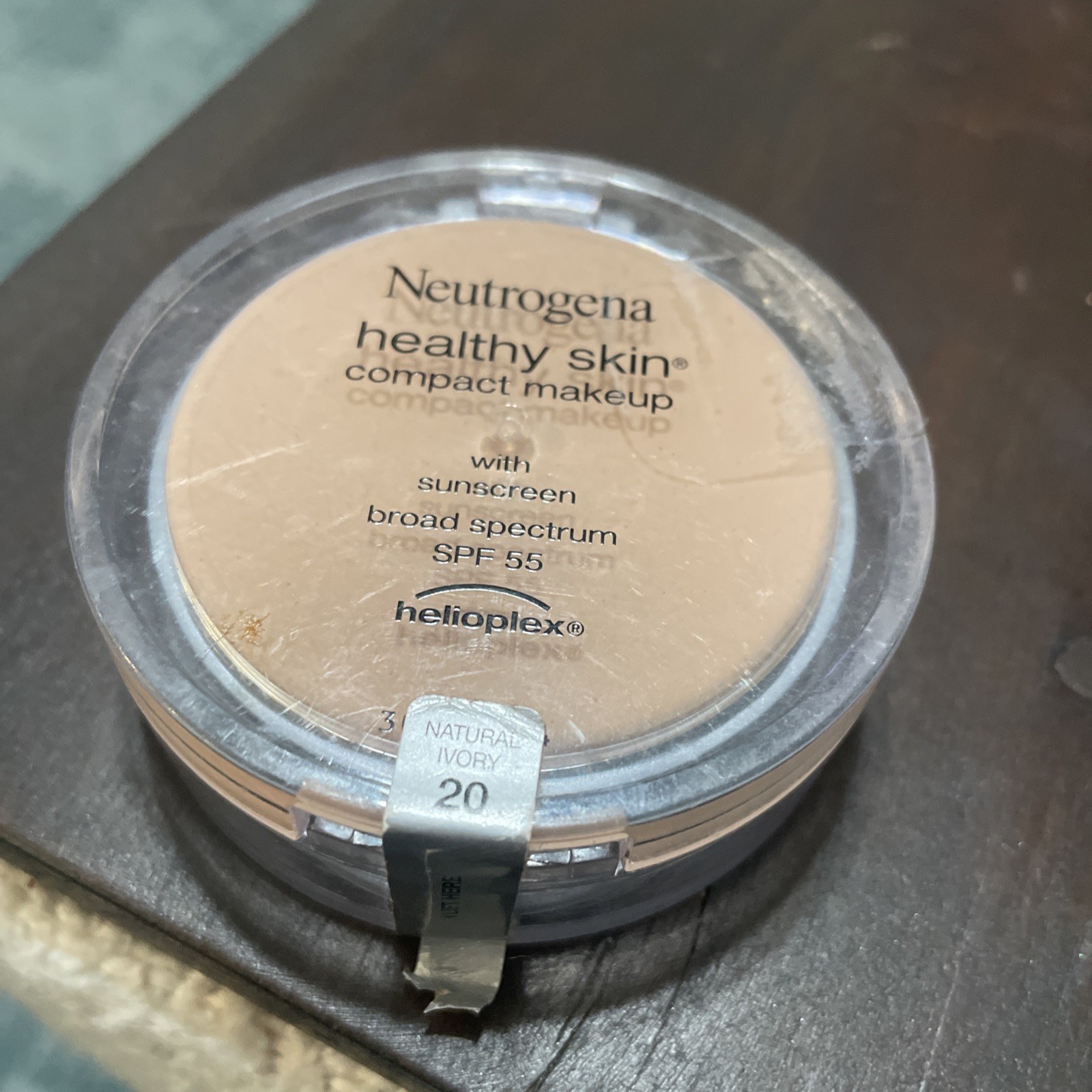 Neutrogena Healthy Skin Compact Foundation Makeup #20 Natural Ivory. Sealed