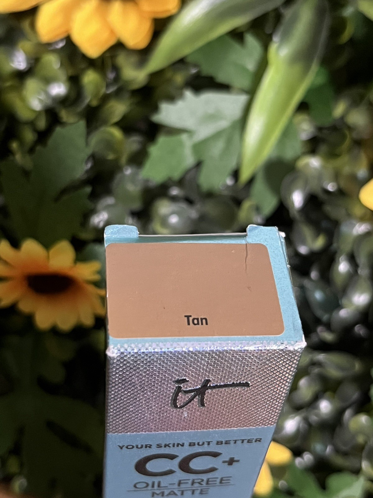 IT CC Oil Free Matte Poreless Finish Full Coverage Cream ~ Tan ~ NIB