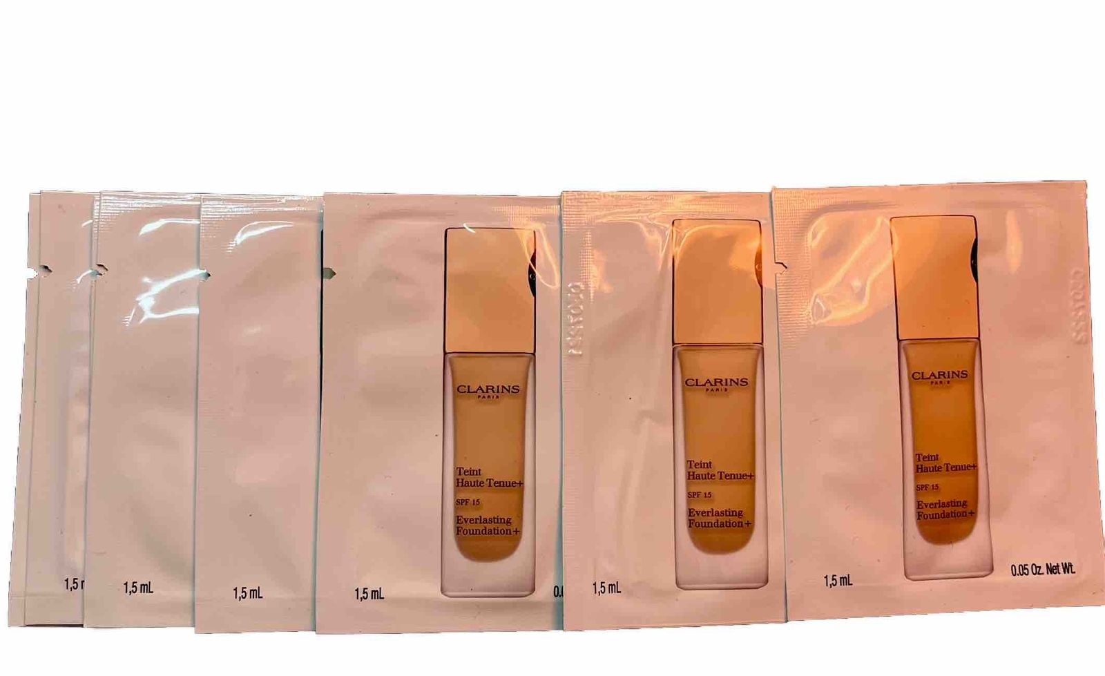 Clarins Everlasting Teint Haute Tenue Foundation BEIGE 107 0.05 oz (11 Packets)