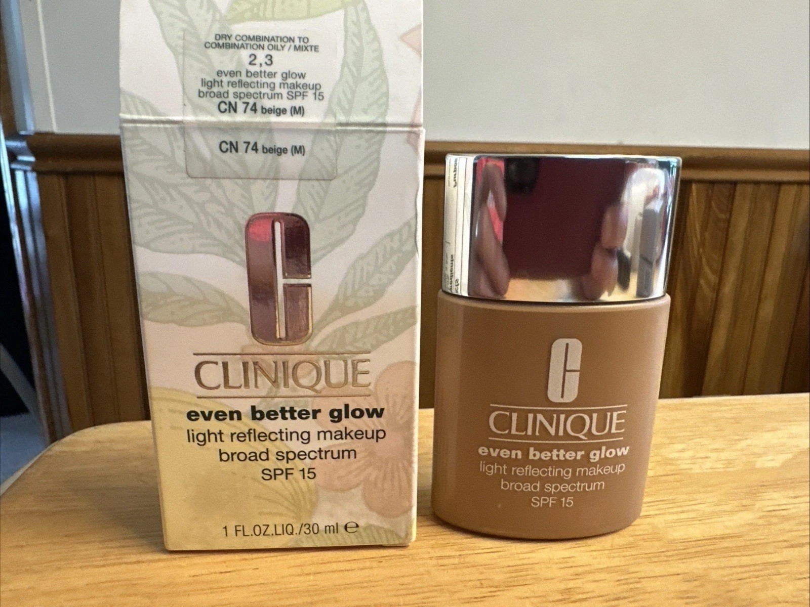 Clinique Even Better Glow Foundation Makeup SPF 15 CN 74 Beige 1oz BNIB