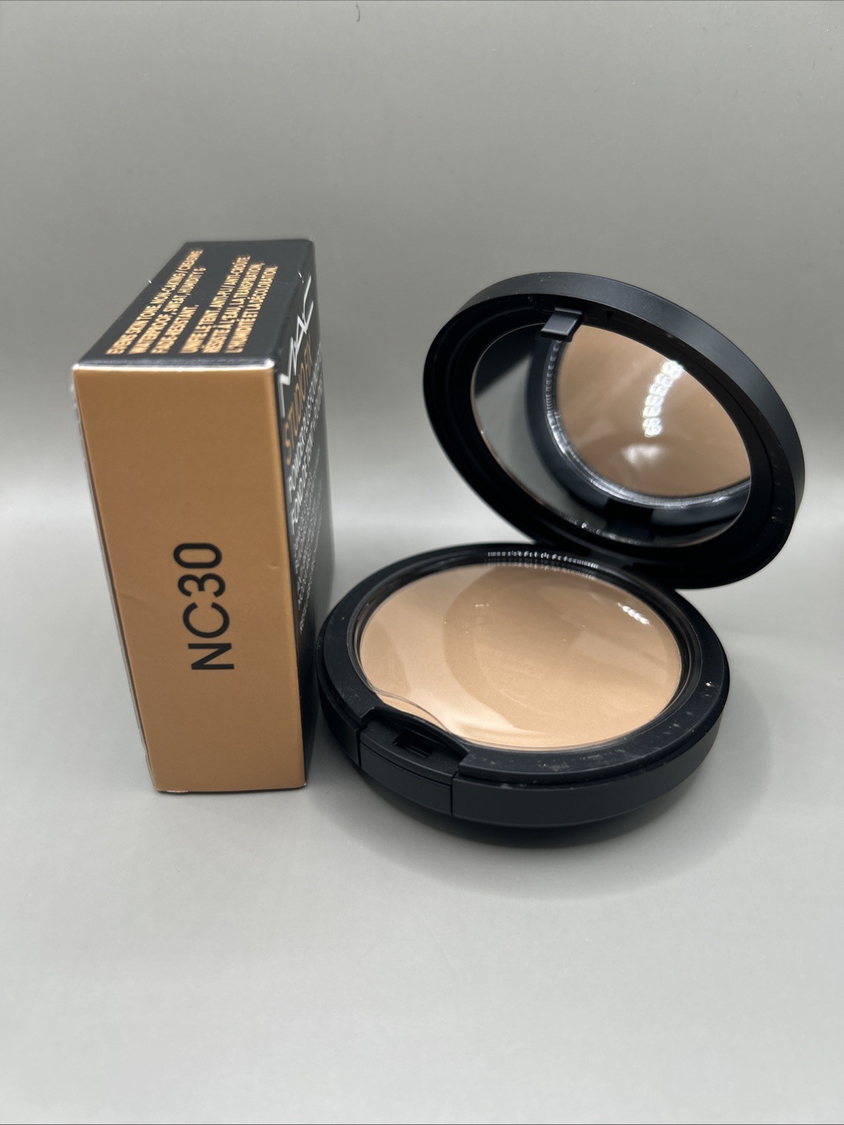 Mac Studio Fix Powder Plus Foundation 24HR Oil Control NC30 NEW FORMULA 0.42oz