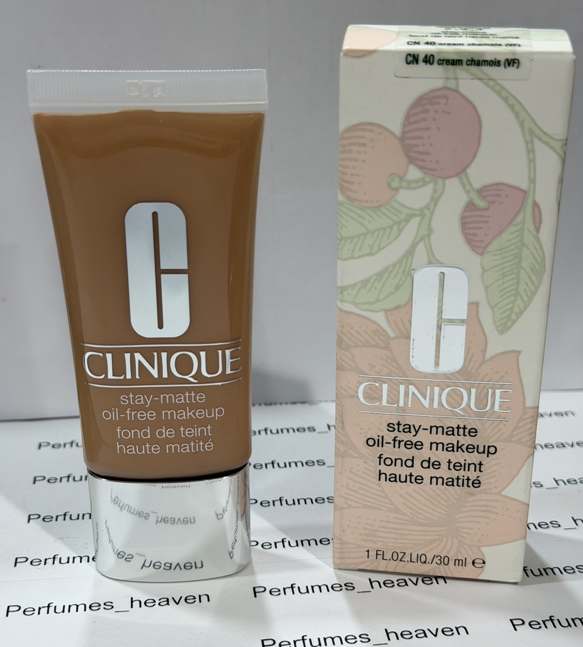 Clinique Stay-Matte Oil-Free Makeup Shade CN 40 CREAM CHAMOIS (VF) 1oz / 30ml