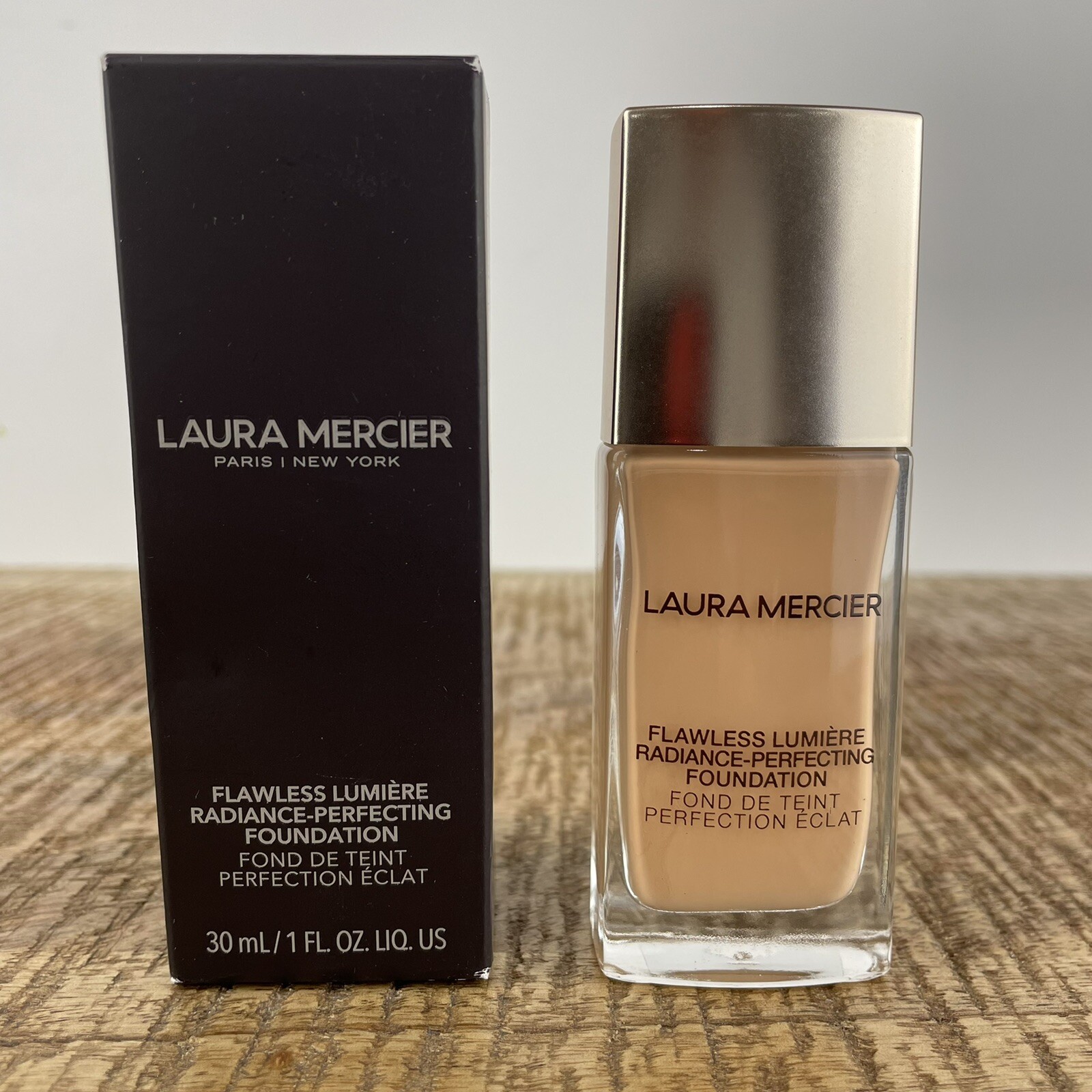 Laura Mercier Flawless Lumiere Radiance Perfecting Foundation 3C1 Dune 1oz NEW