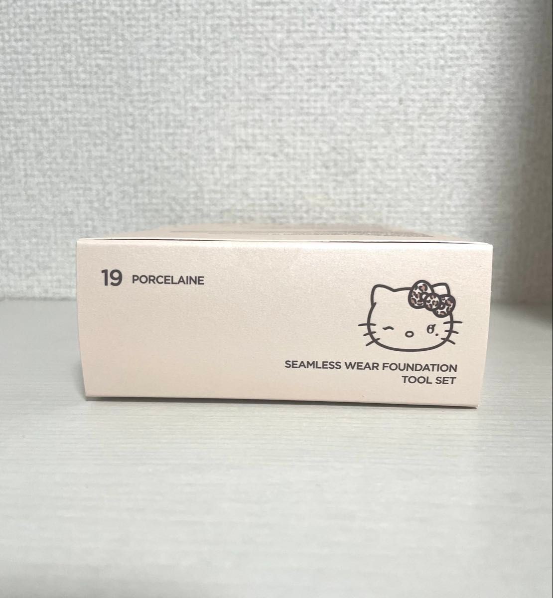 Wakemake Hello Kitty Heisei Gal Edition Makeup Set Foundation, Blush, Lipstick