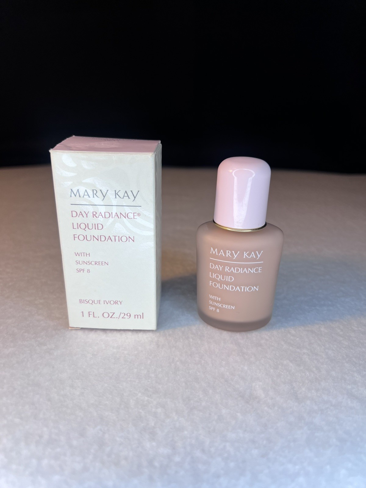Mary Kay Day Radiance Liquid Foundation Bisque Ivory #0633 SPF 8 1 oz NOS