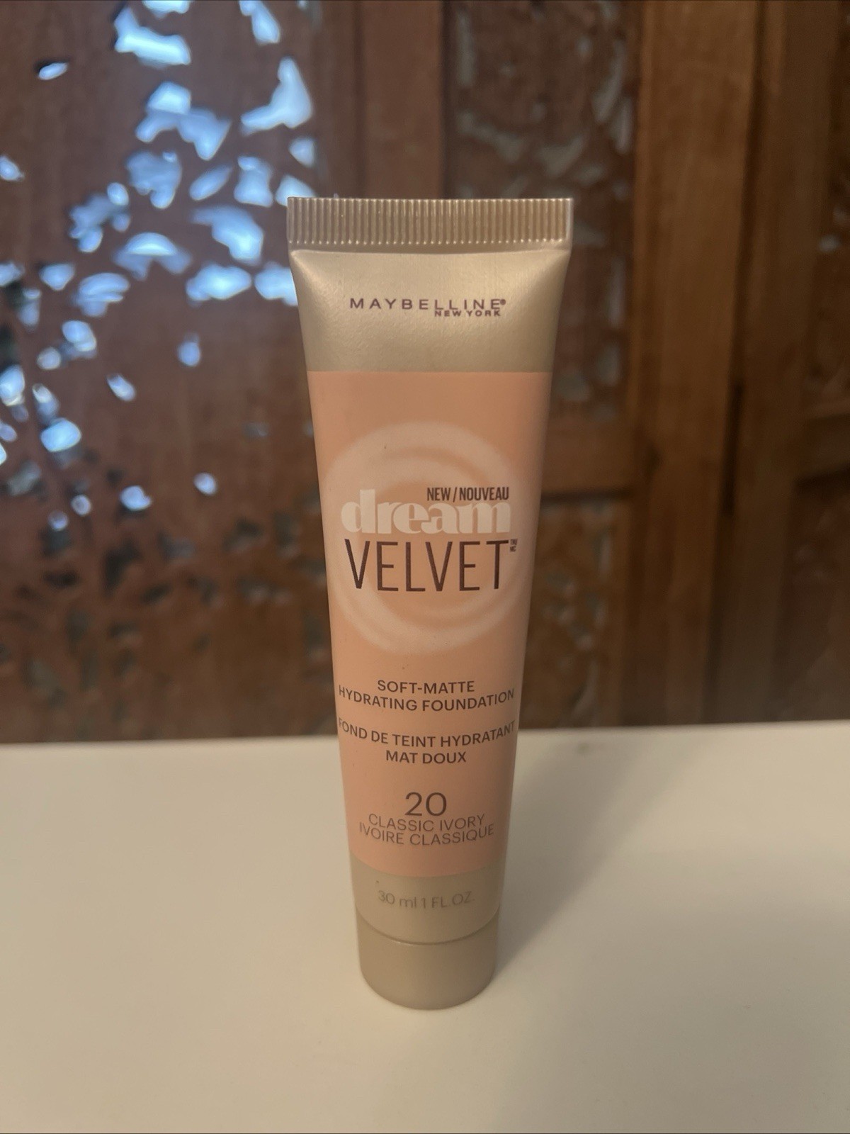 Maybelline Dream Velvet Foundation Soft Matte CLASSIC IVORY 20 New Sealed