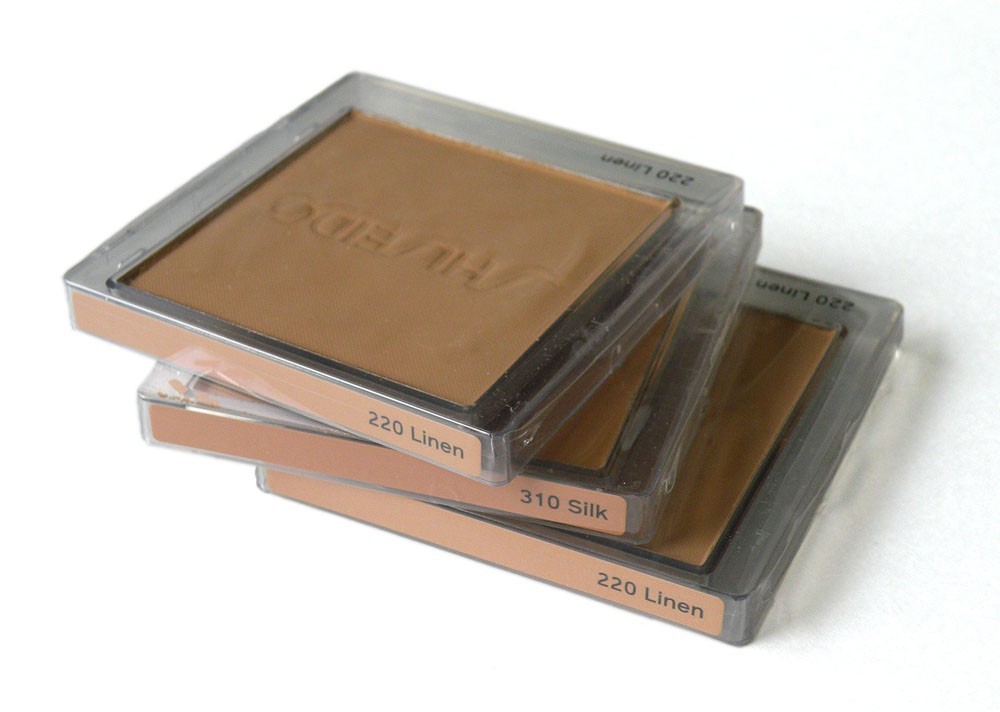 Pick Shiseido Synchro Skin Self-Refreshing Custom Finish Powder Foundation