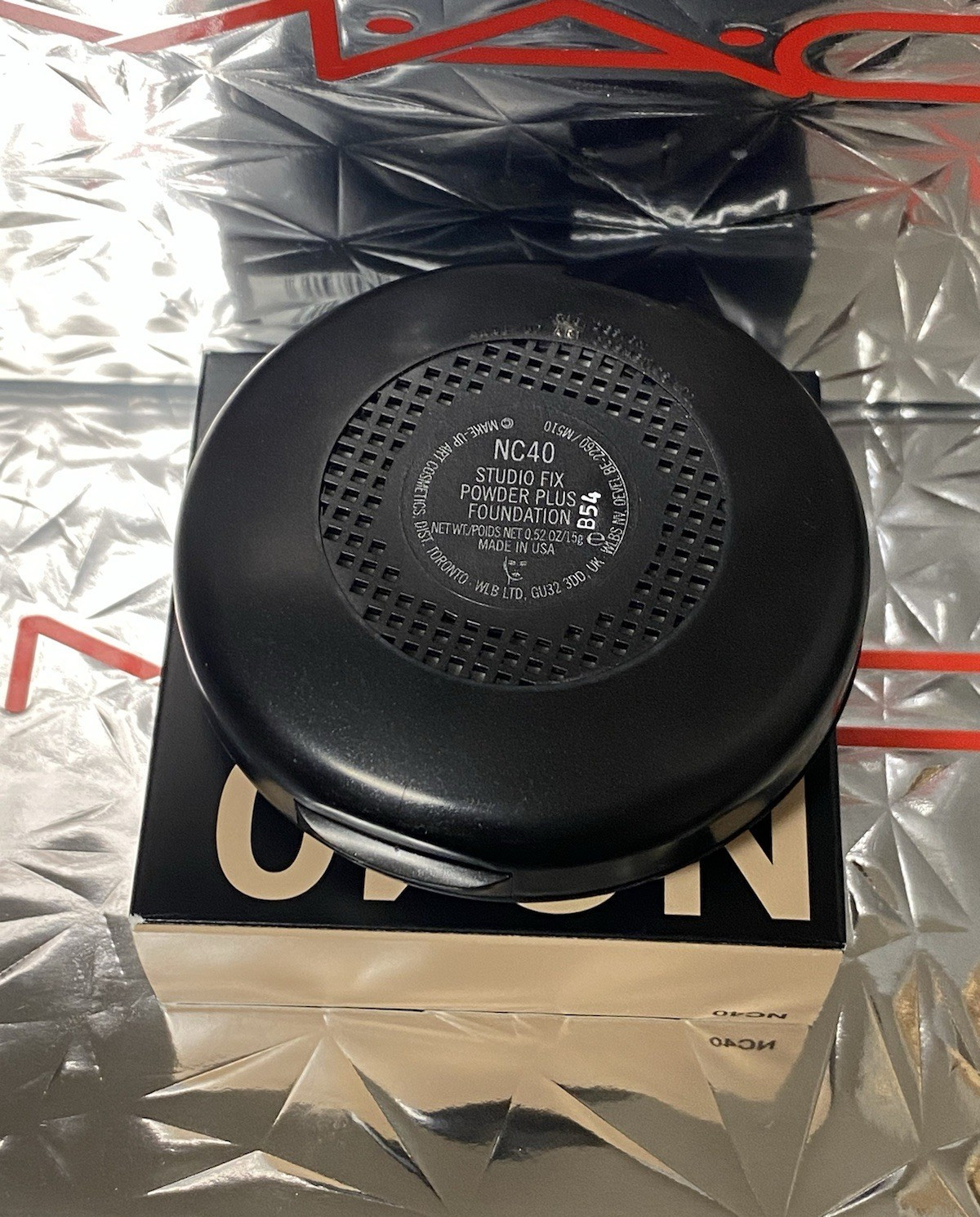 Mac Studio Fix Powder Plus Foundation NC40 / ORIGINAL FORMULA Discontinued