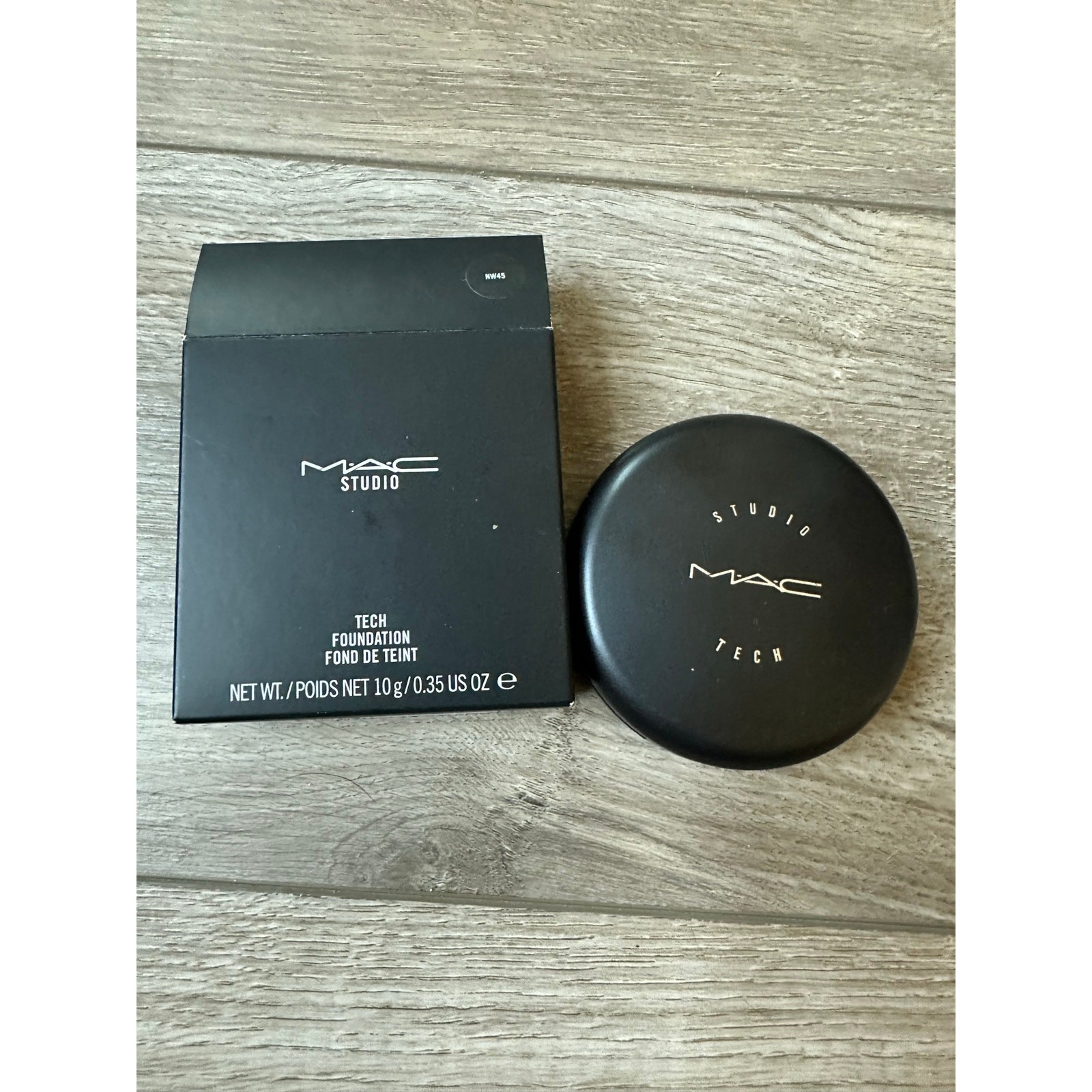 MAC Studio Tech Foundation NW45 – Discontinued