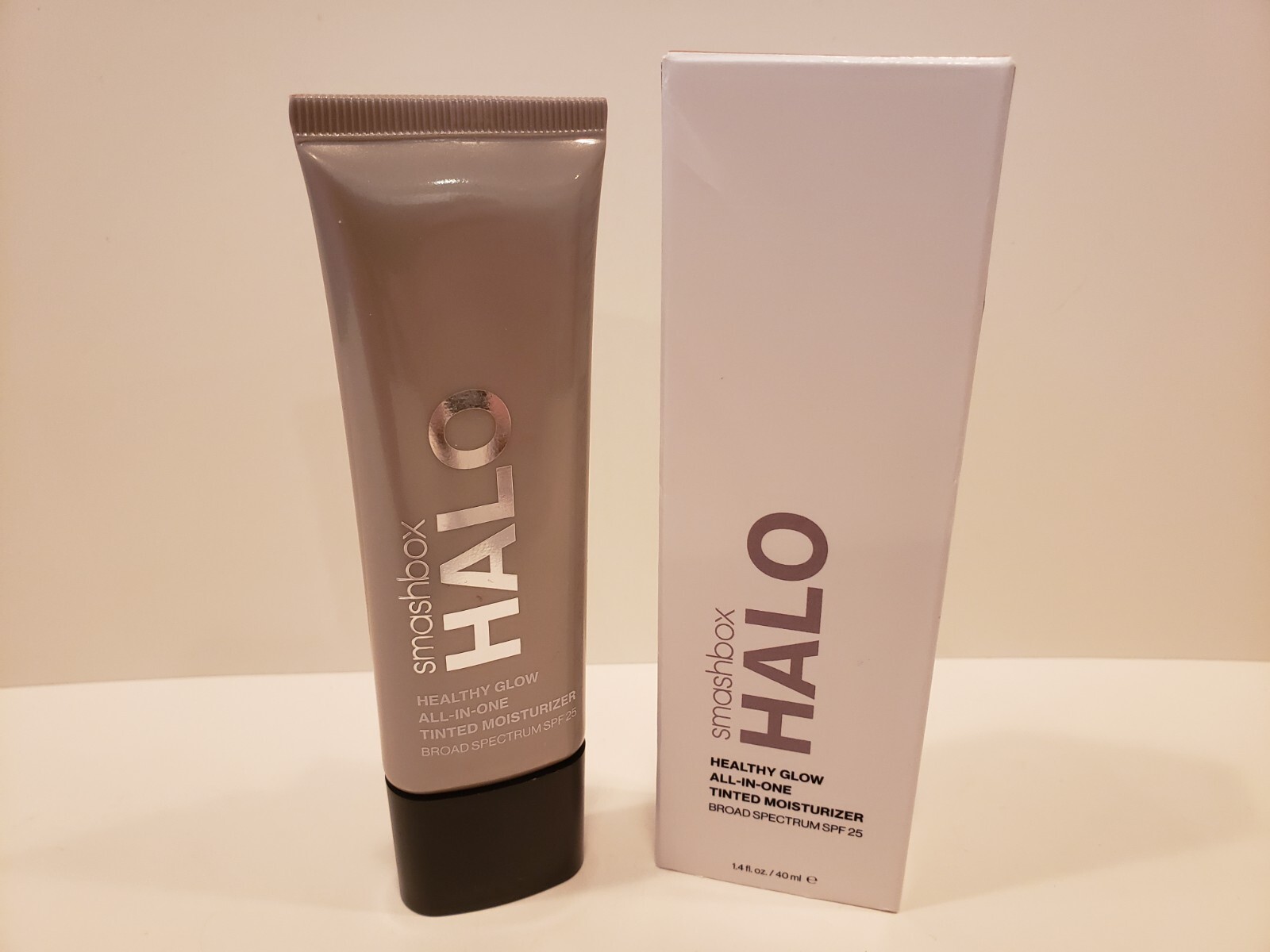 Smashbox~Halo Healthy Glow All-In-One Tinted Moisturizer w/SPF25~Medium Tan -1.4