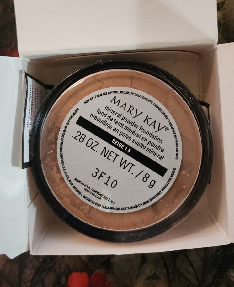 Mary Kay Mineral Powder Foundation Beige 1.5/.28 oz Discont. New Sealed & brush