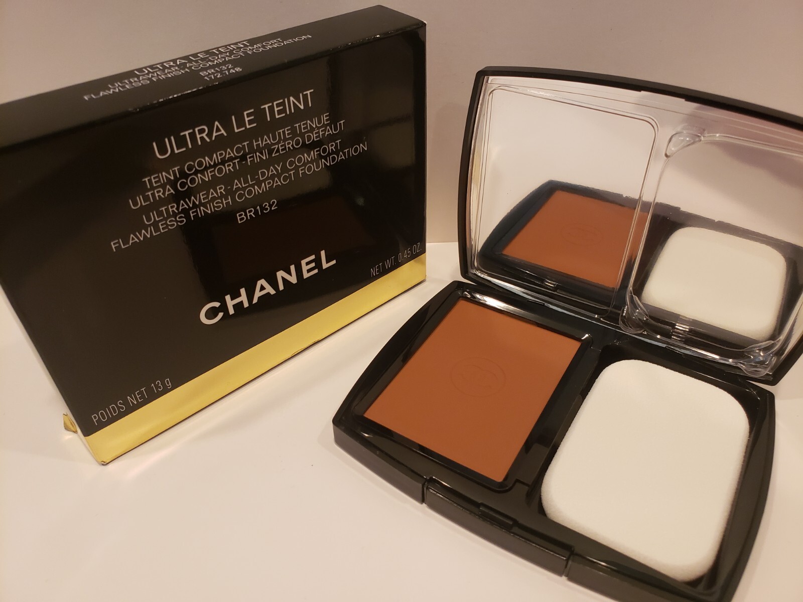 Chanel ~ Ultra Le Teint Ultrawear Compact Foundation #BR132 ~ NIB