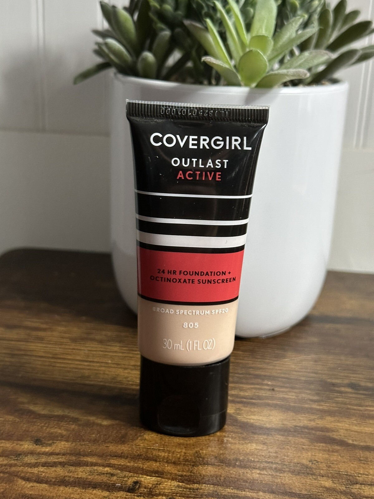 CoverGirl Outlast Active 24hr Foundation #805 Ivory MBD1