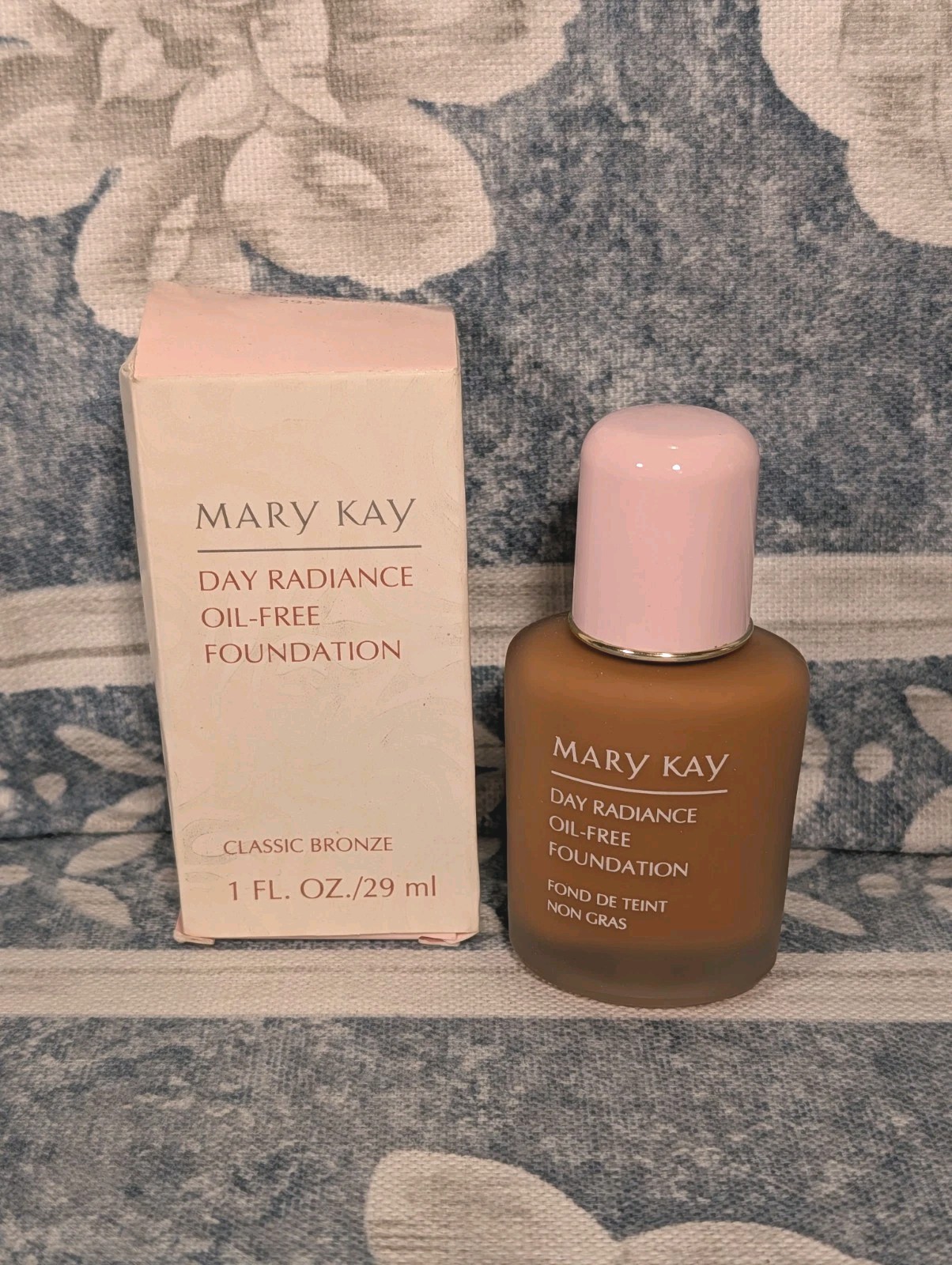 Mary Kay Day Radiance Liquid Foundation Classic Bronze 1 FL. Oz 2947 NOS