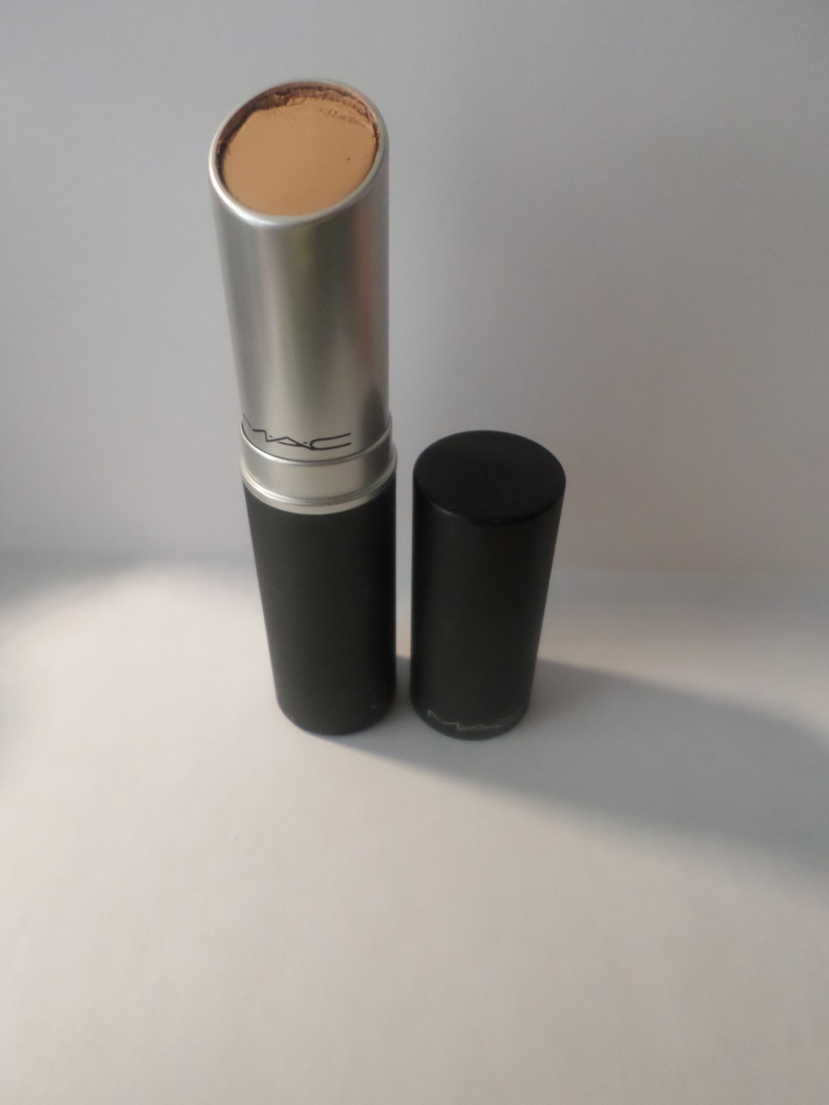 MAC STUDIO STICK FOUNDATION SPF 15 NC27 ORIGINAL FORMULA NEW DAMAGED